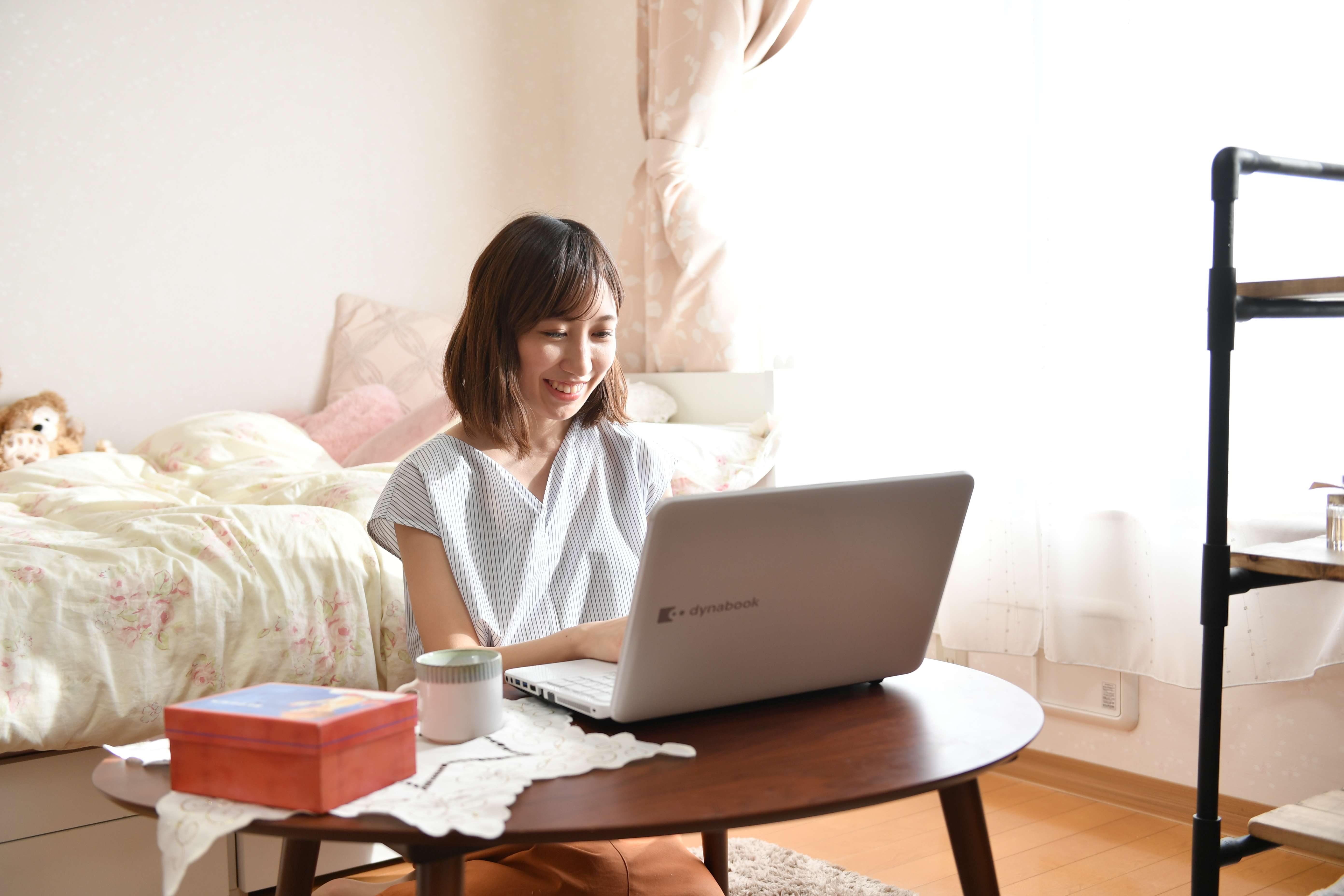 女性寮がございます。 寮費は月額3万円程度です。