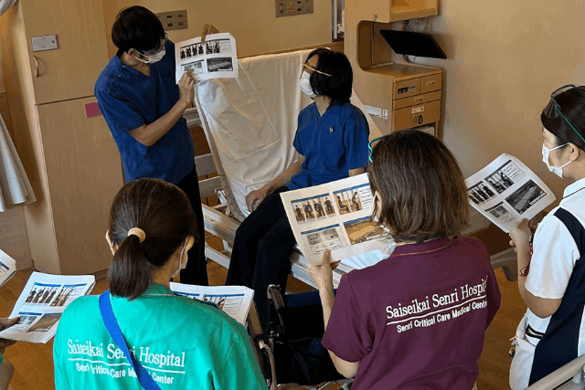 理学療法士との整形外科病棟のコラボ勉強会の様子。職種の垣根を超えた勉強会は随時行われています。