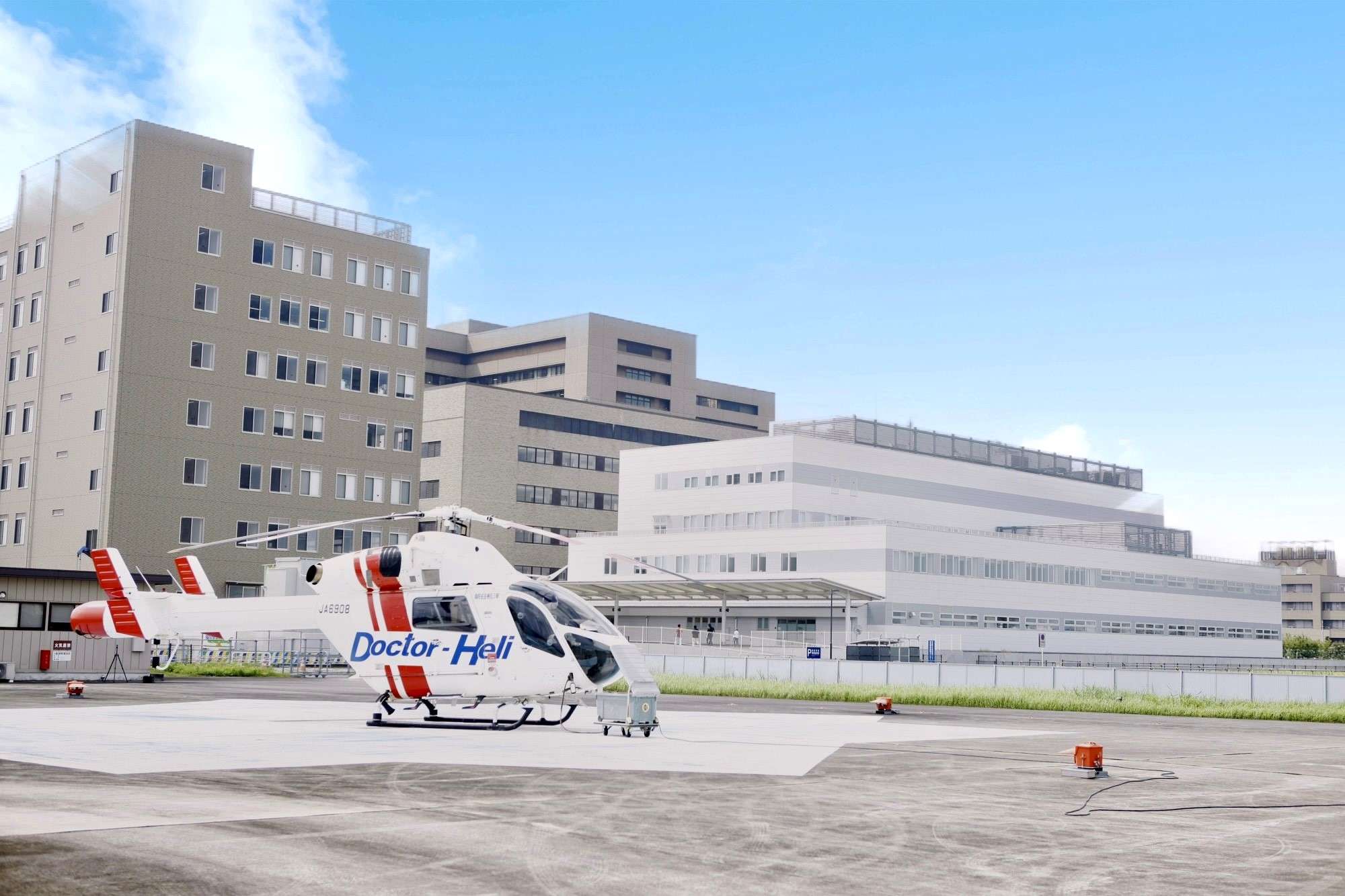 高度救命救急センターでは、「患者さんの受け入れを絶対に断らない姿勢」を貫き、他機関で診療困難な患者さんを受け入れています。