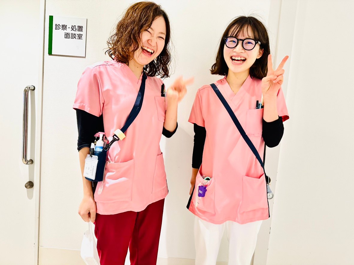 夜勤者専用のユニフォームです。夜勤前にパチリ📸