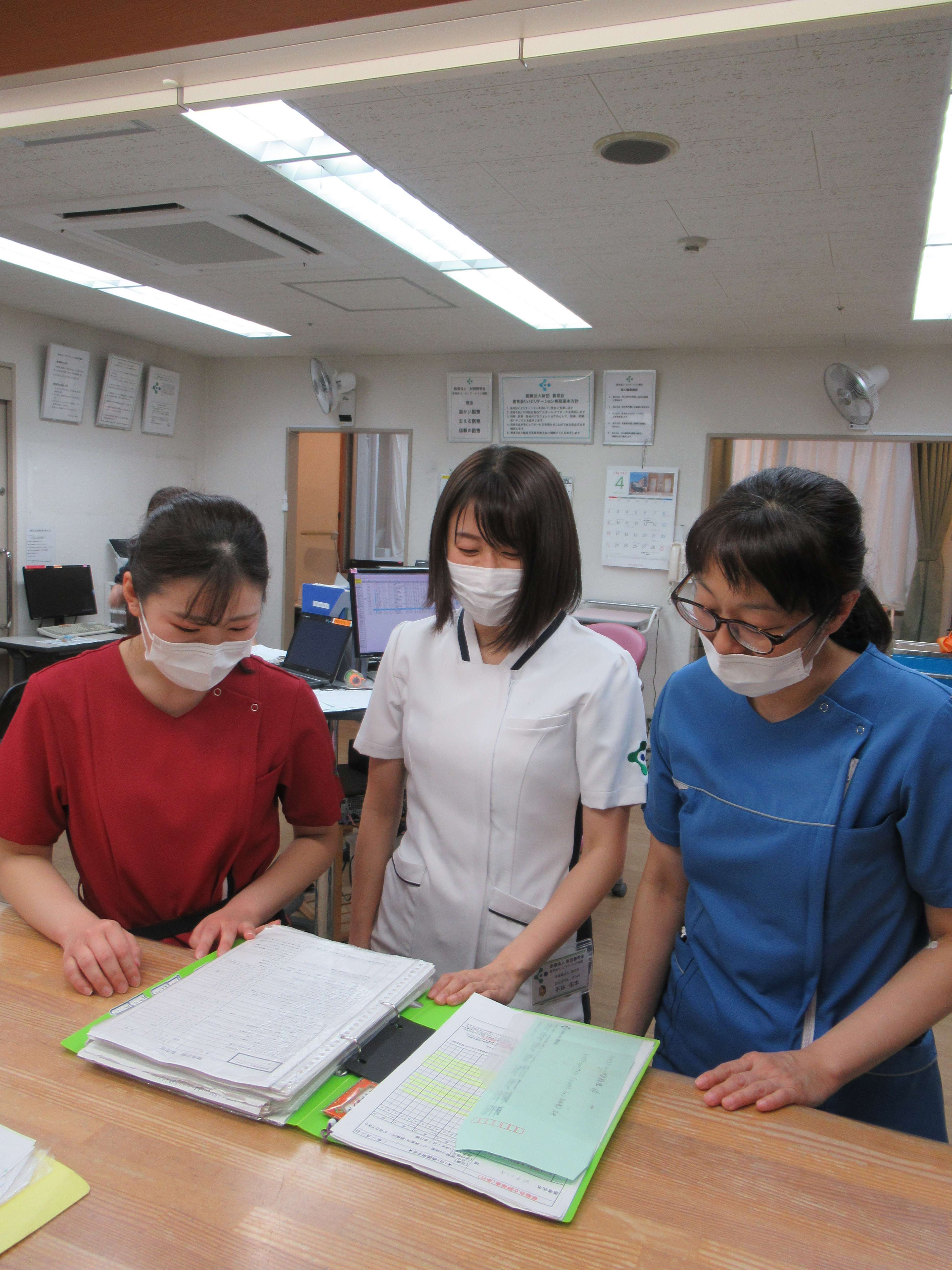 リハや介護の先輩と情報交換中です！