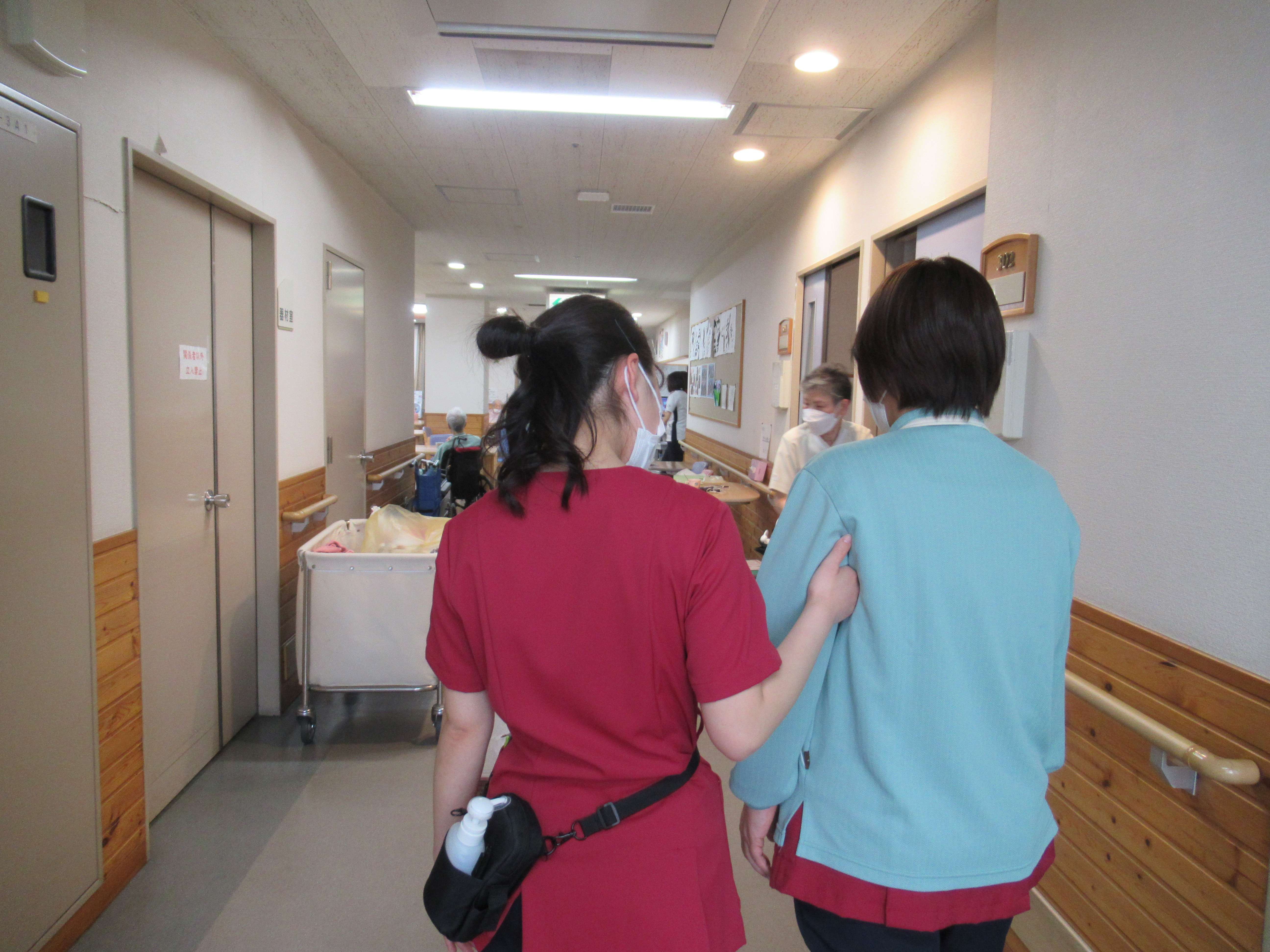 歩行訓練も行います。