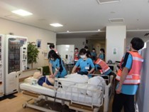 病棟での急変対応訓練をおこなっています！