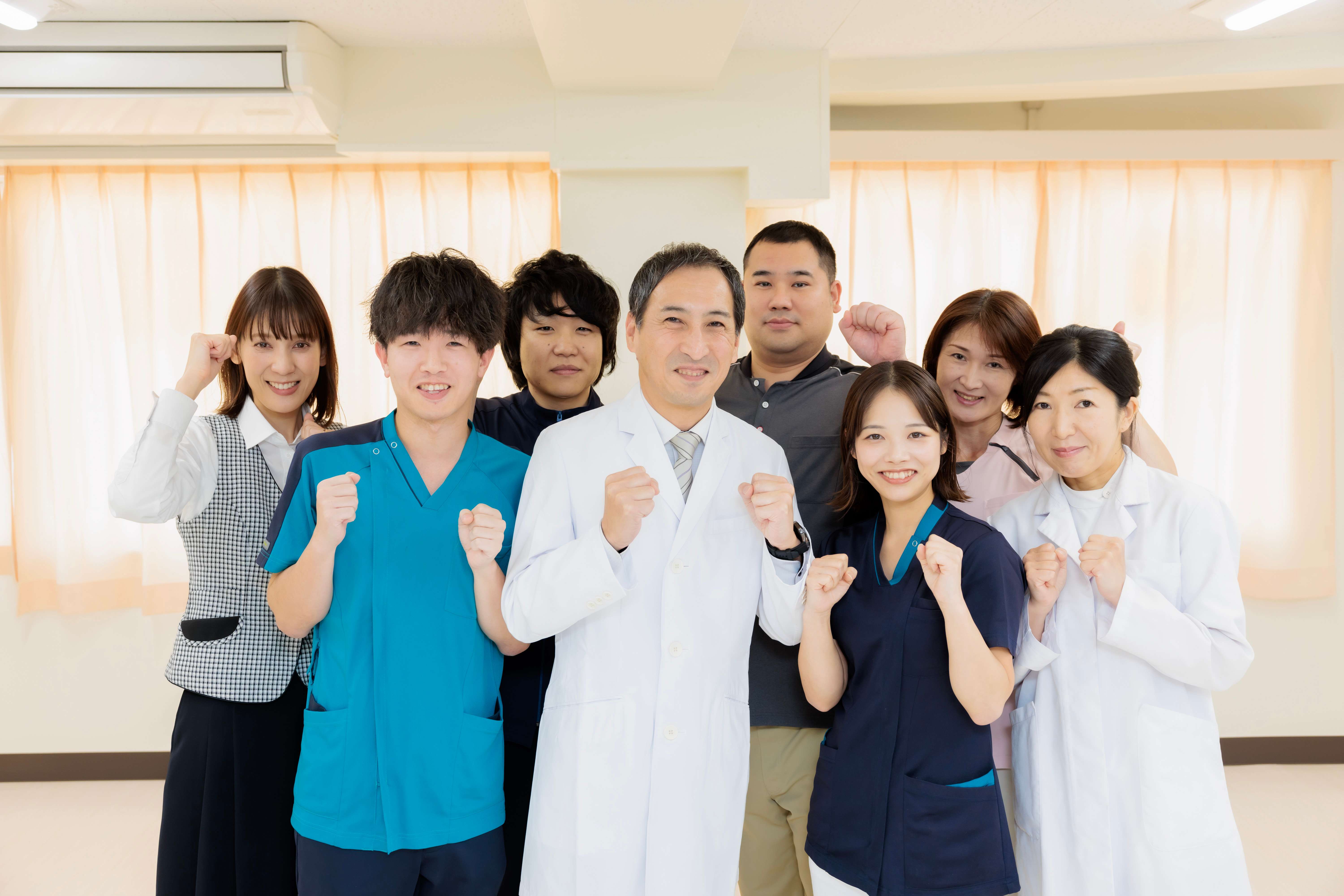 面倒見とチームワークの良さが魅力です。助け合いながら患者さんを支えます。