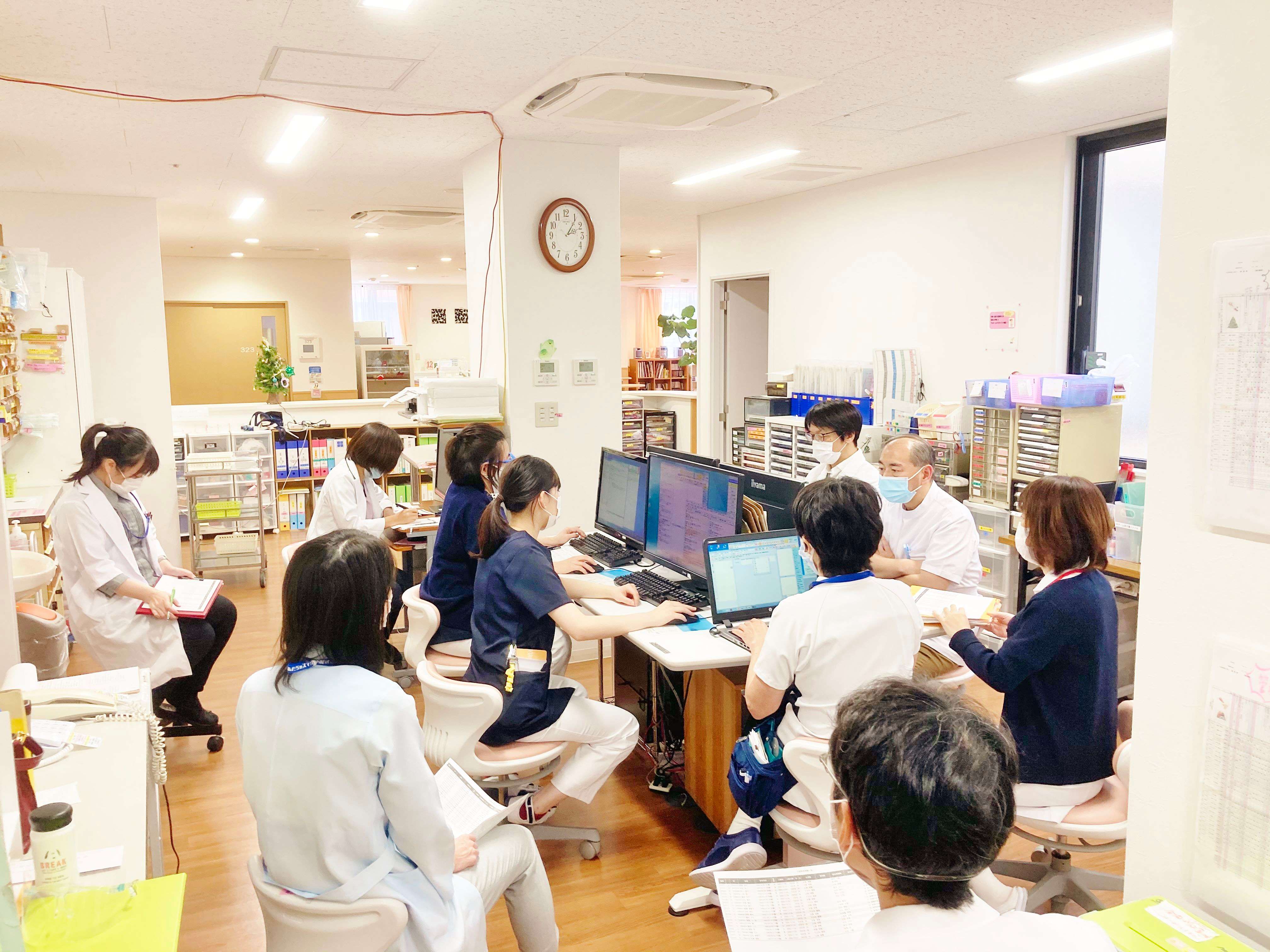 多職種カンファレンスの様子