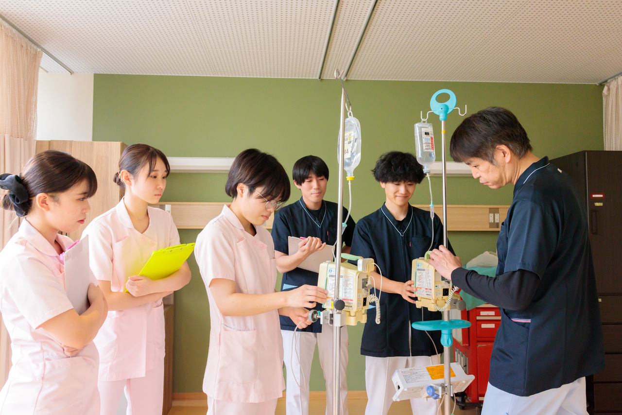 工学技士による医療機器研修の様子