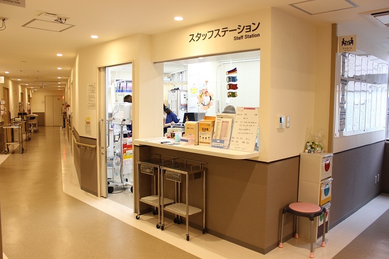 岩井整形外科病院：病棟ナースステーション