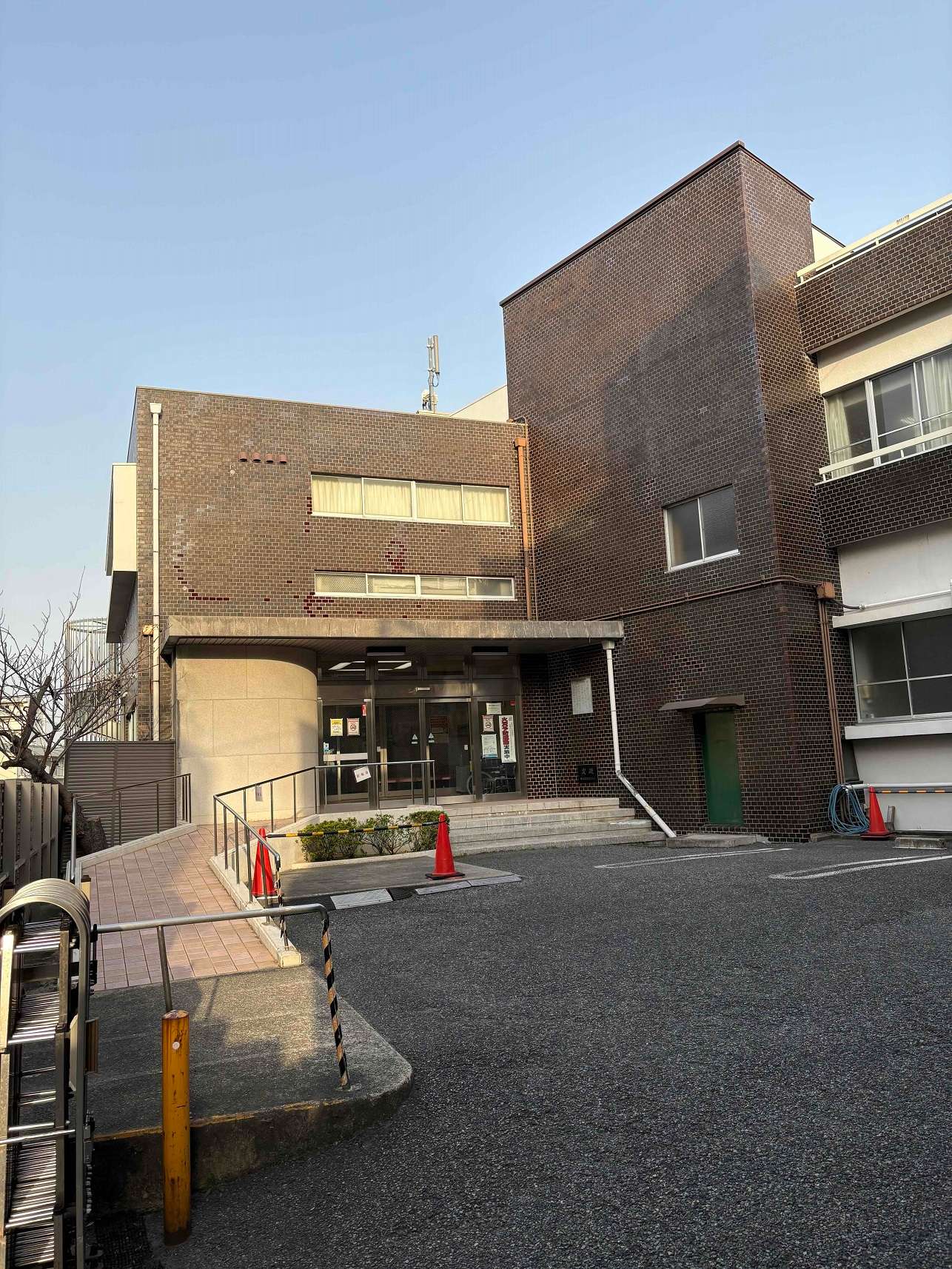 湊川病院の入口です！