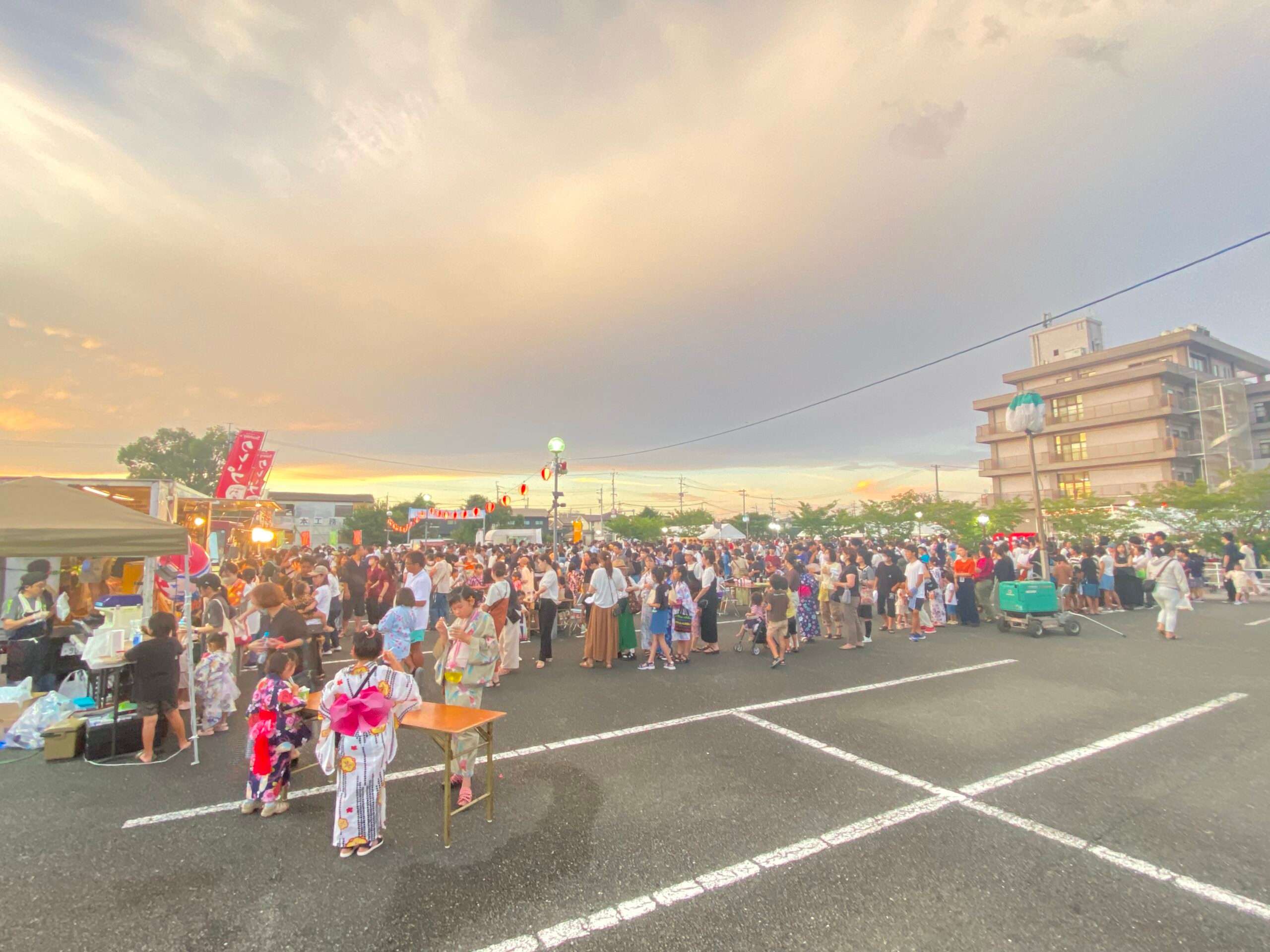 みゆきの里では、年に一回夏祭りを開催しております◎毎年大盛況で、参加して頂くキッチンカーの台数も増え続けています◎