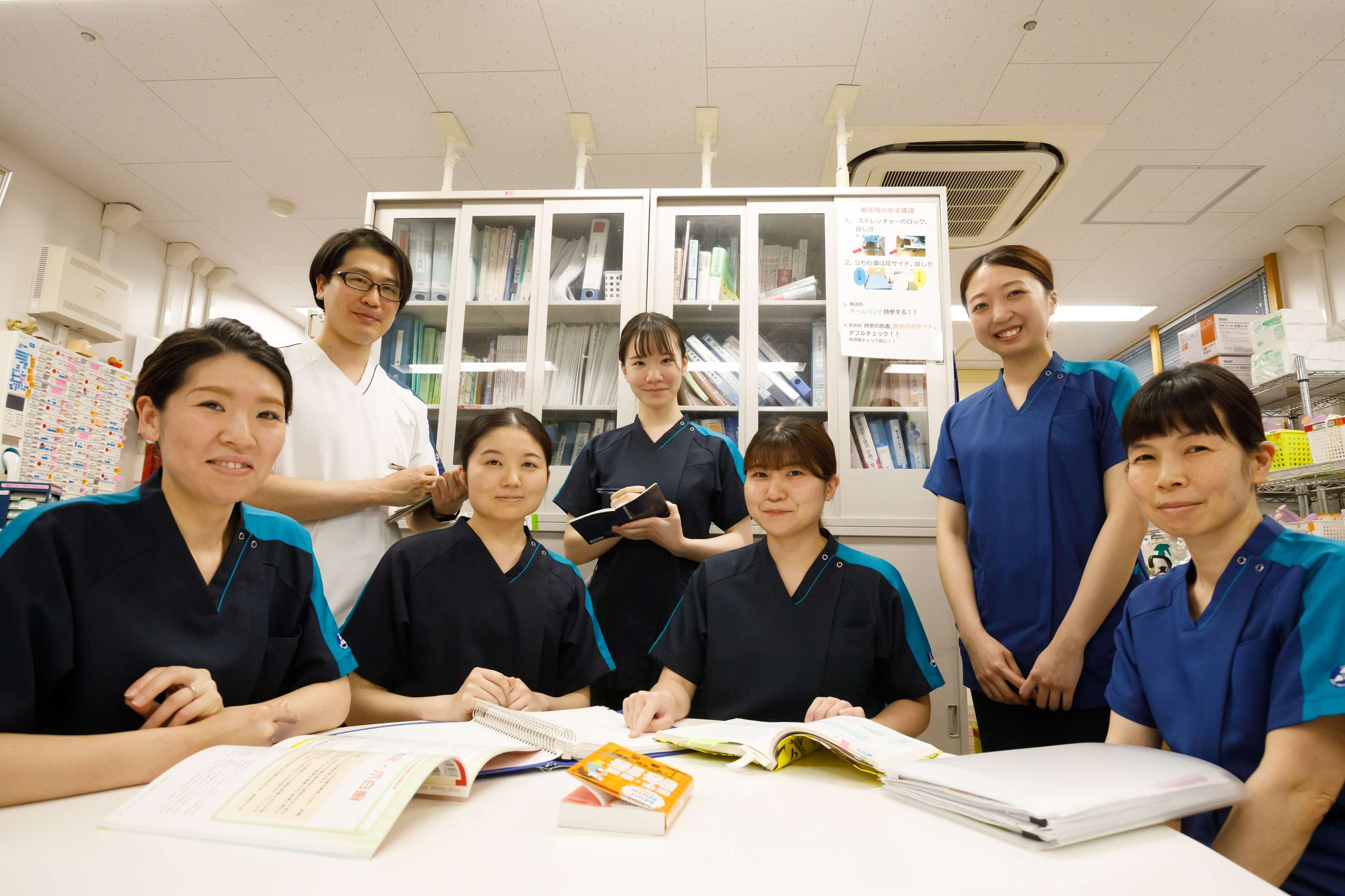 職種関係なく協力・助け合いの組織風土があります。