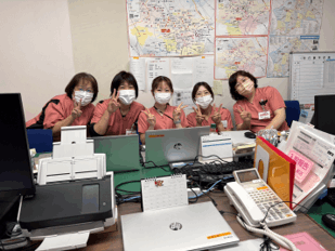 地域連携室のみんなでパシャリ!